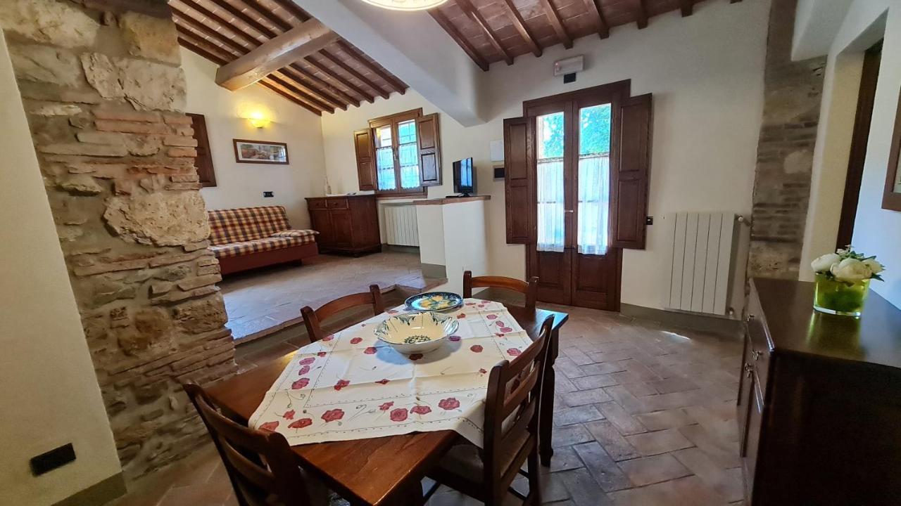 Agriturismo Casavaiano กัมบาสซี แตร์เม ภายนอก รูปภาพ