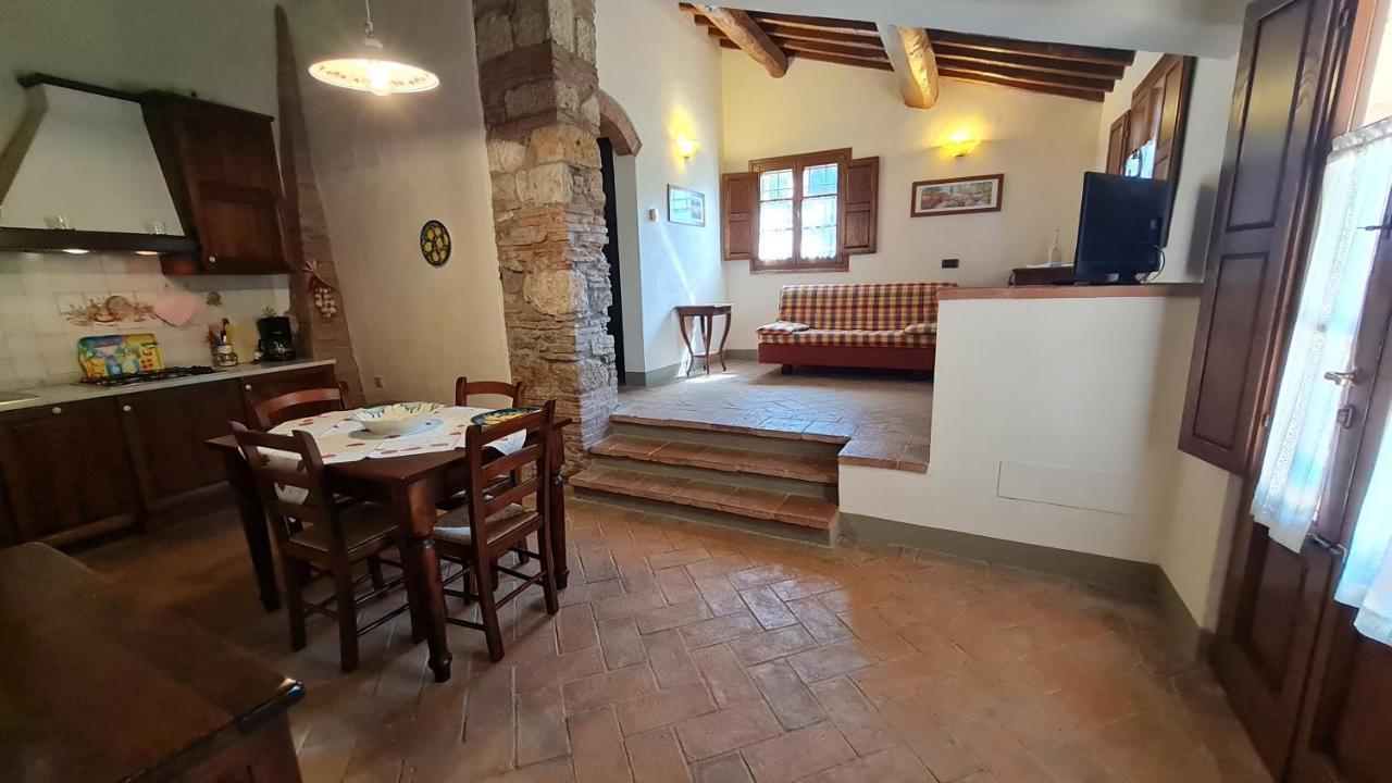Agriturismo Casavaiano กัมบาสซี แตร์เม ภายนอก รูปภาพ