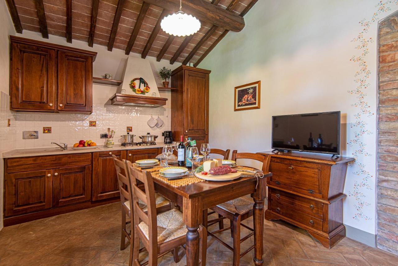 Agriturismo Casavaiano กัมบาสซี แตร์เม ภายนอก รูปภาพ