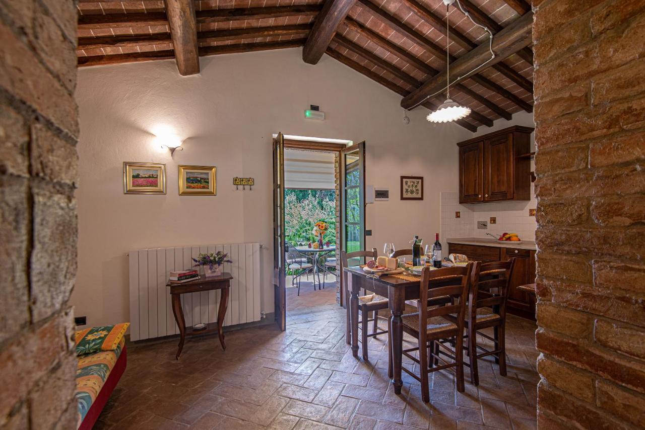 Agriturismo Casavaiano กัมบาสซี แตร์เม ภายนอก รูปภาพ