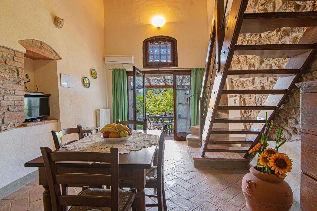 Agriturismo Casavaiano กัมบาสซี แตร์เม ภายนอก รูปภาพ